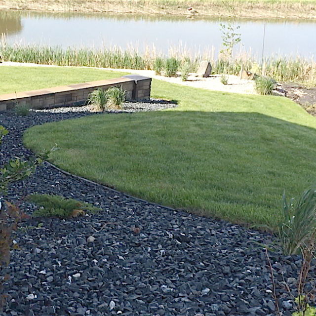 Tandom Wall, Colour Victorian, Black Granite, Shrubs, Sod